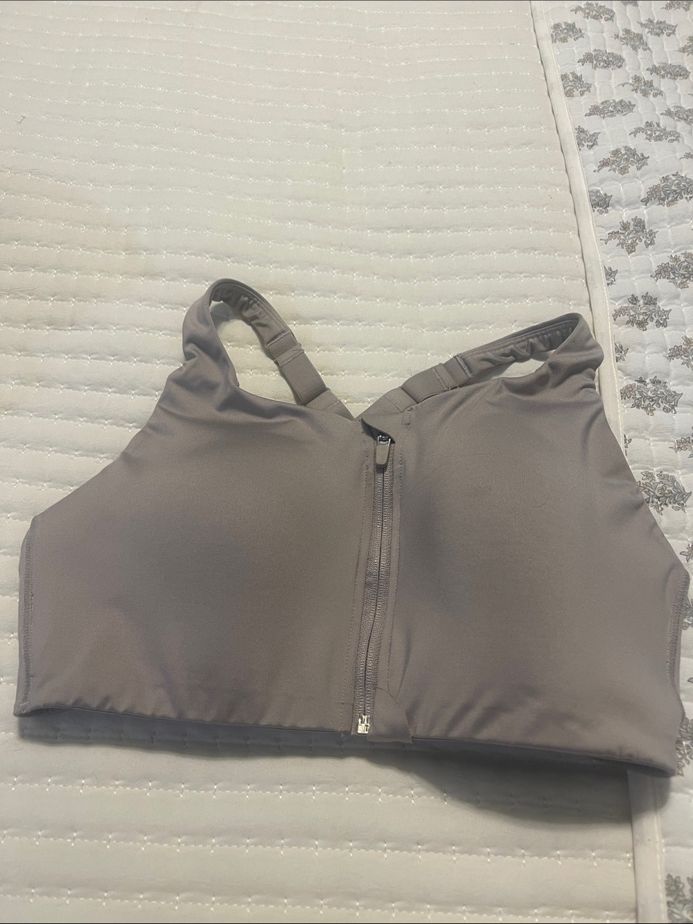 Avia Front-Zip Wireless Sports Bra in Gray